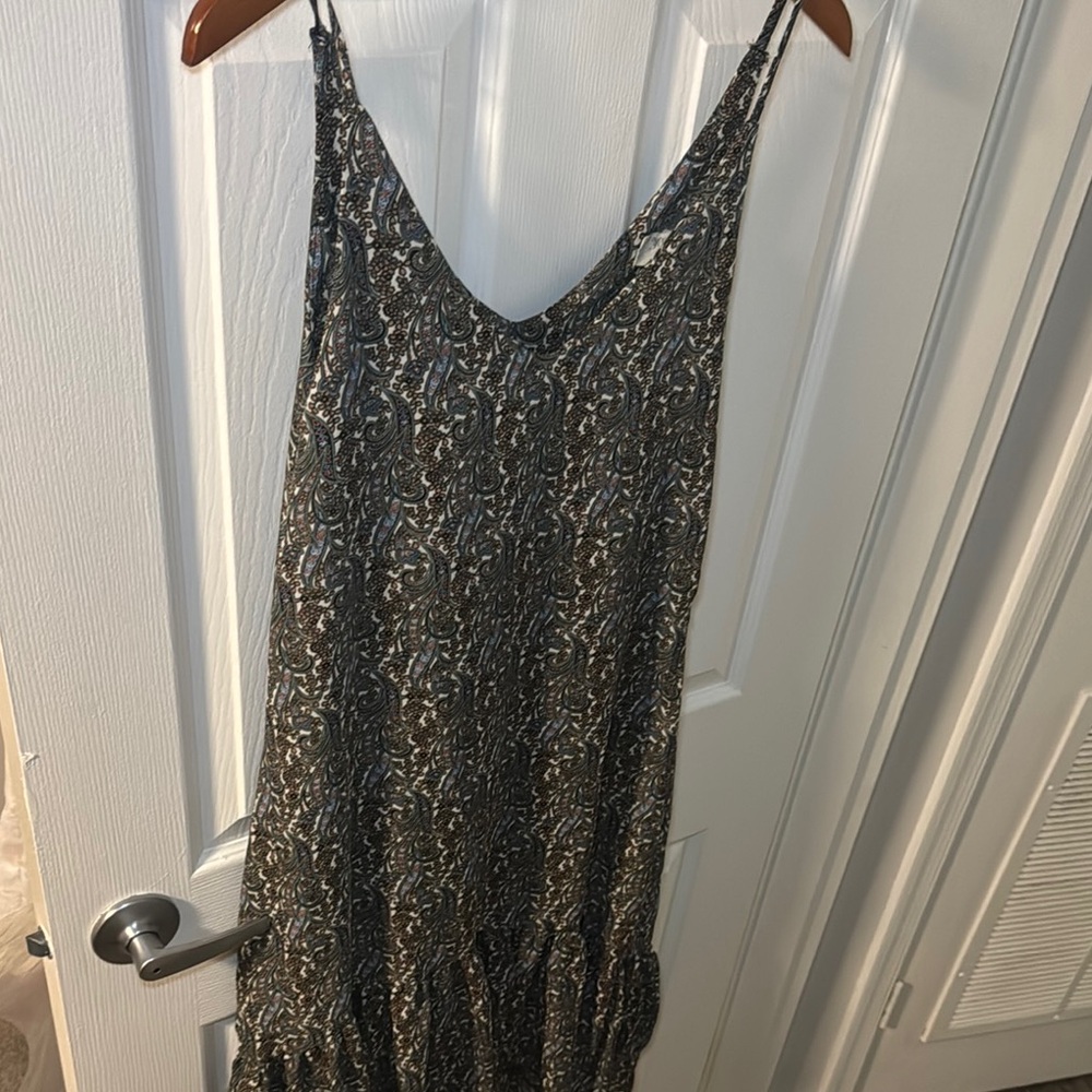 Paisley V-Neck Midi Dress in Brown